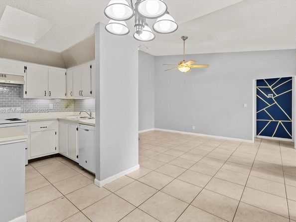 3502 Waterview Cir, Palm Springs FL 33461