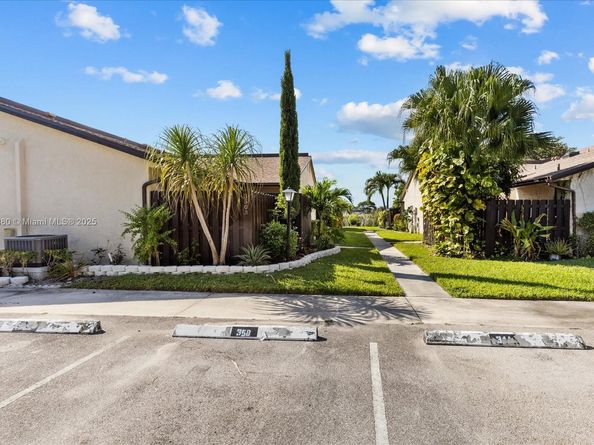 3502 Waterview Cir, Palm Springs FL 33461