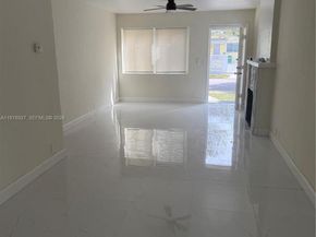 911 NW 45th St, Miami FL 33127