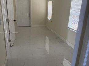 911 NW 45th St, Miami FL 33127