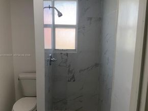 911 NW 45th St, Miami FL 33127