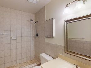 11207 SW 88th St 217A, Miami FL 33176