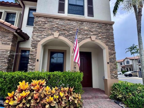 3204 SE 5th St, Homestead FL 33033