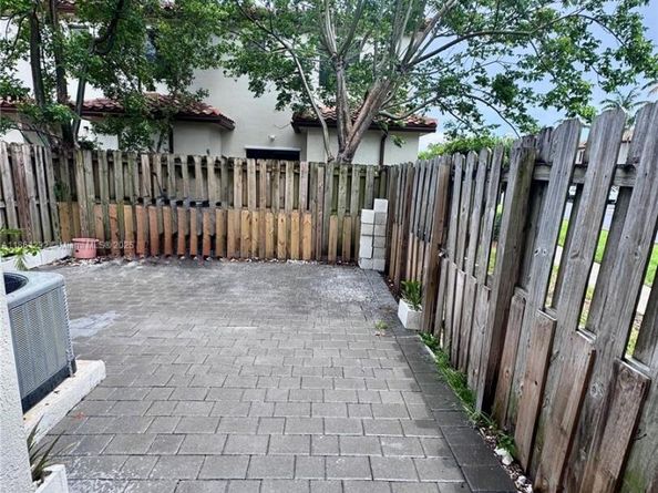 3204 SE 5th St, Homestead FL 33033