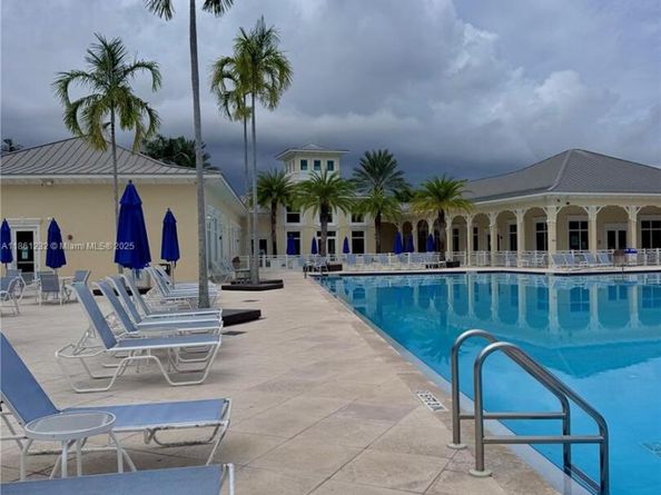 3204 SE 5th St, Homestead FL 33033