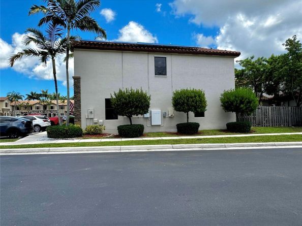 3204 SE 5th St, Homestead FL 33033