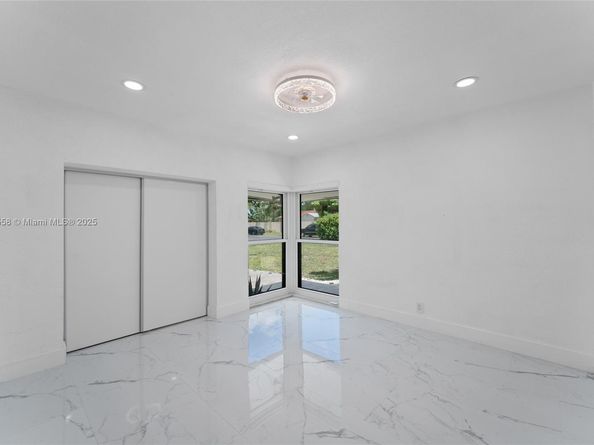 3705 NW 82nd Ave, Coral Springs FL 33065