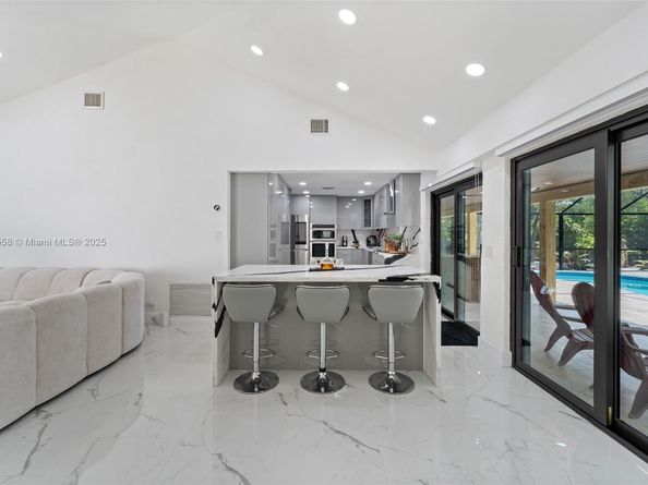 3705 NW 82nd Ave, Coral Springs FL 33065