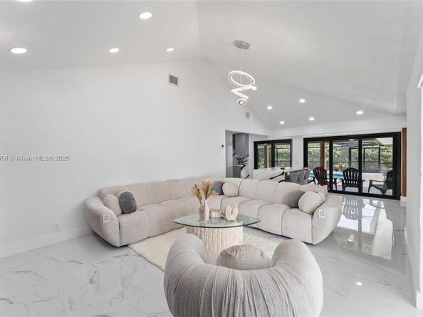 3705 NW 82nd Ave, Coral Springs FL 33065