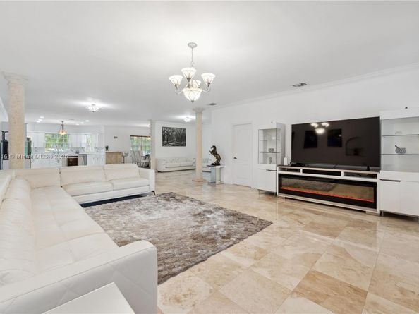 105 S Royal Poinciana Blvd, Miami Springs FL 33166
