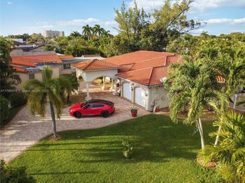 105 S Royal Poinciana Blvd