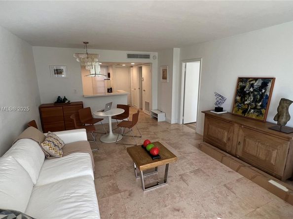 20500 W Country Club Dr 117, Aventura FL 33180