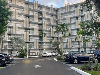 20500 W Country Club Dr