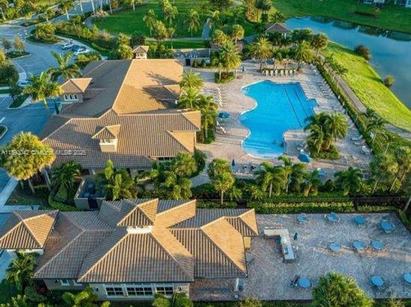 1422 Silk Oak Dr, Hollywood FL 33021