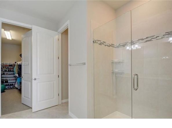 1422 Silk Oak Dr, Hollywood FL 33021