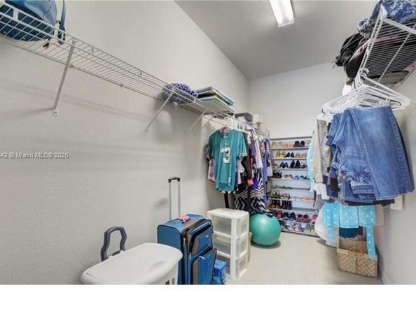 1422 Silk Oak Dr, Hollywood FL 33021