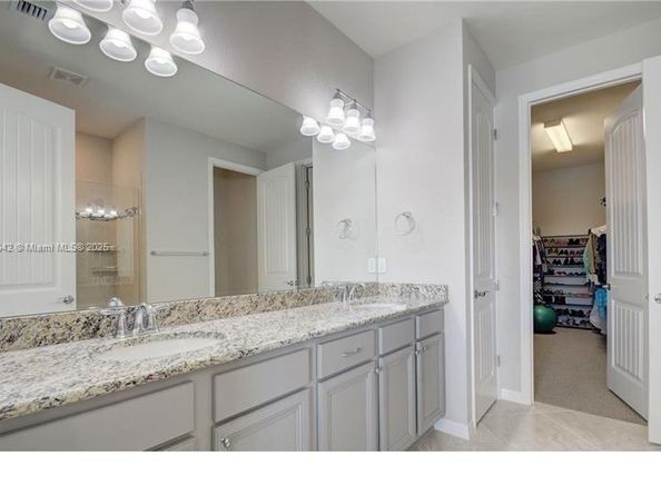 1422 Silk Oak Dr, Hollywood FL 33021