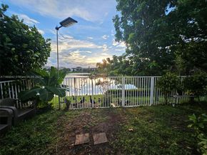 1422 Silk Oak Dr, Hollywood FL 33021