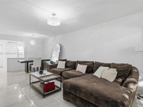 469 N Pine Island Rd B302, Plantation FL 33324