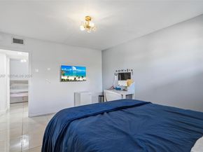 469 N Pine Island Rd B302, Plantation FL 33324