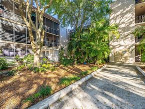 469 N Pine Island Rd B302, Plantation FL 33324