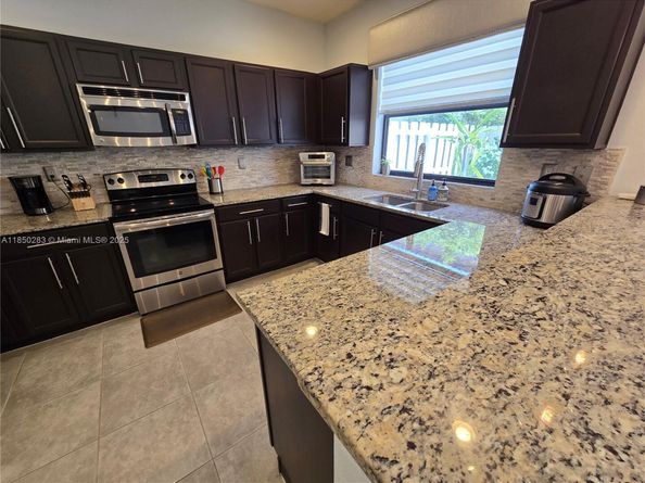 15072 SW 117th Ter, Miami FL 33196