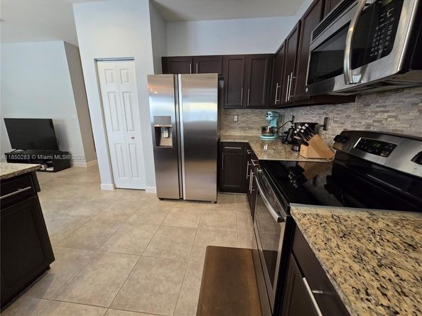 15072 SW 117th Ter, Miami FL 33196