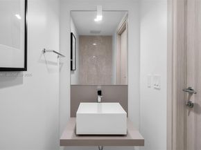 1000 Brickell Plaza 4809, Miami FL 33131