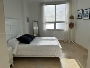 808 Brickell Key Dr 2002, Miami FL 33131