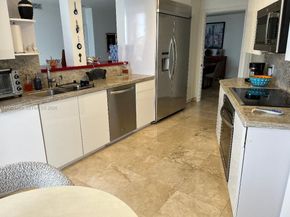 808 Brickell Key Dr 2002, Miami FL 33131