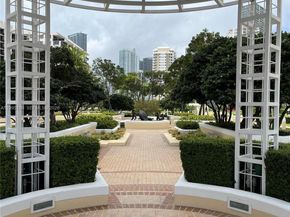 808 Brickell Key Dr 2002, Miami FL 33131