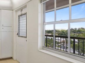 3100 N Palm Aire Dr 703, Pompano Beach FL 33069