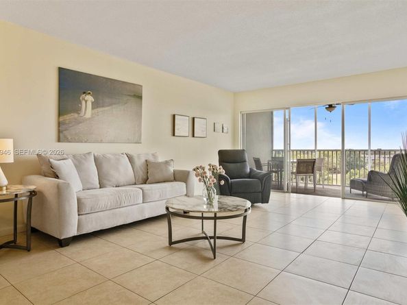 3100 N Palm Aire Dr 703, Pompano Beach FL 33069