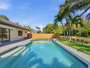 10781 NW 18th Dr, Plantation FL 33322
