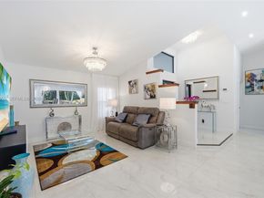 10781 NW 18th Dr, Plantation FL 33322