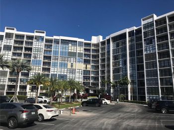 1000 Parkview Dr