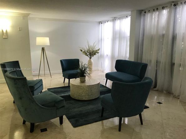 1000 Parkview Dr 627, Hallandale Beach FL 33009
