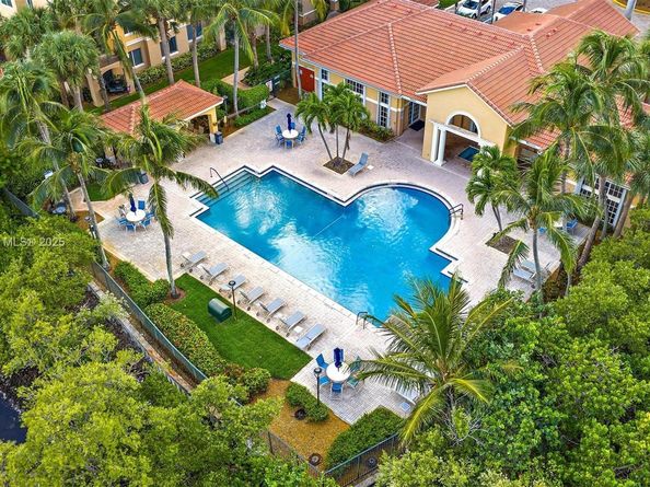 1200 Scotia Dr 203, Hypoluxo FL 33462