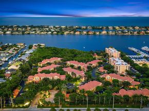 1200 Scotia Dr 203, Hypoluxo FL 33462