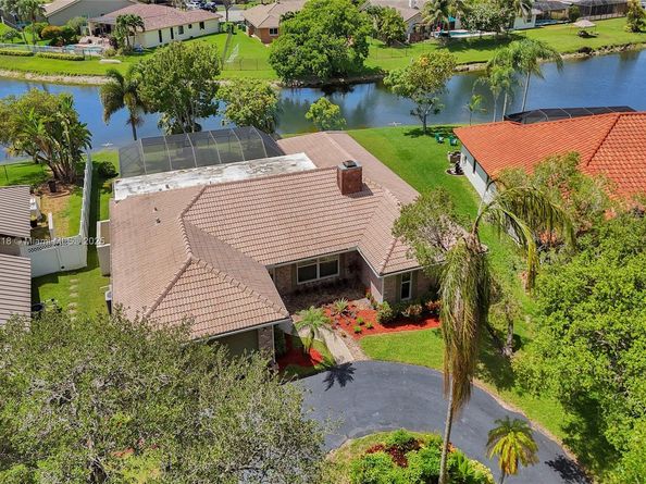 10967 NW 12th Dr, Coral Springs FL 33071