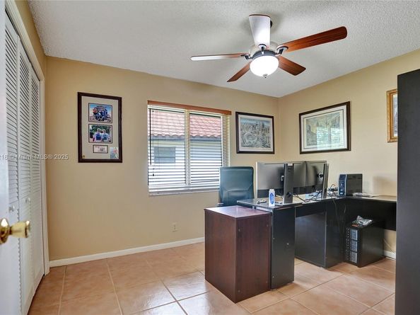 10967 NW 12th Dr, Coral Springs FL 33071