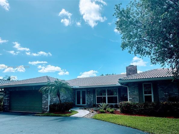 10967 NW 12th Dr, Coral Springs FL 33071
