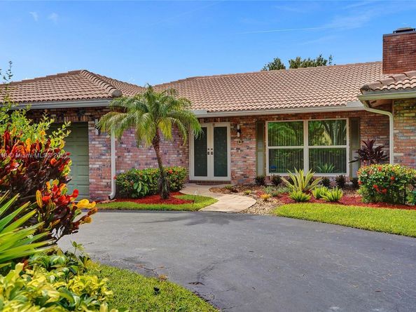 10967 NW 12th Dr, Coral Springs FL 33071