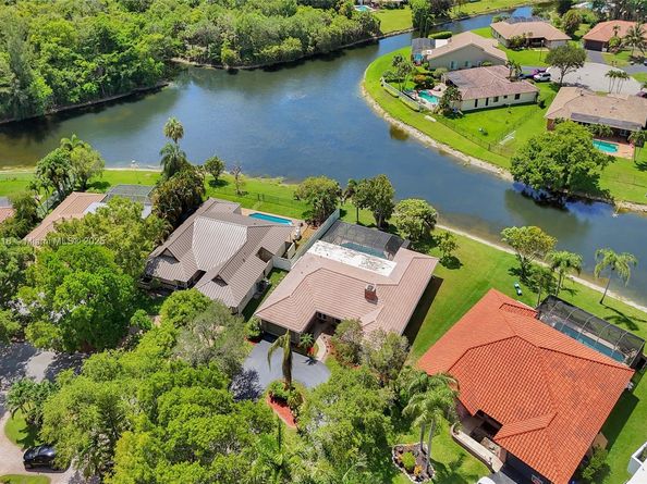 10967 NW 12th Dr, Coral Springs FL 33071