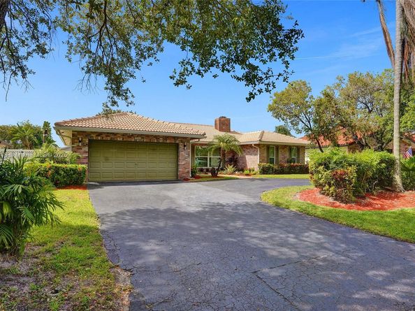 10967 NW 12th Dr, Coral Springs FL 33071