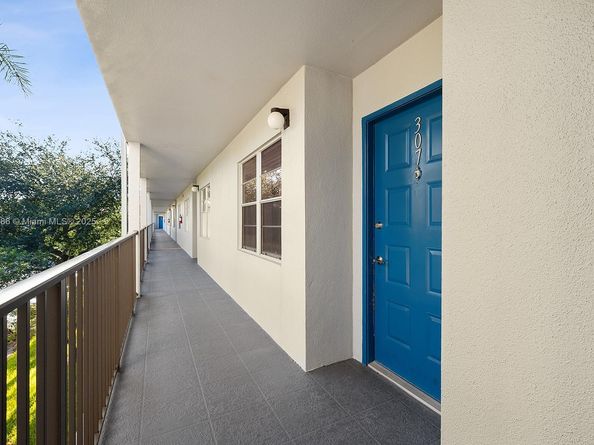 12500 SW 6th St 307N, Pembroke Pines FL 33027