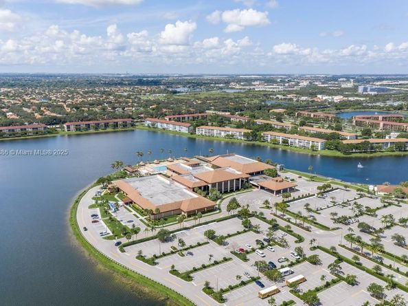 12500 SW 6th St 307N, Pembroke Pines FL 33027