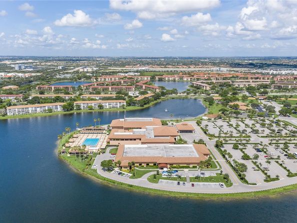 12500 SW 6th St 307N, Pembroke Pines FL 33027