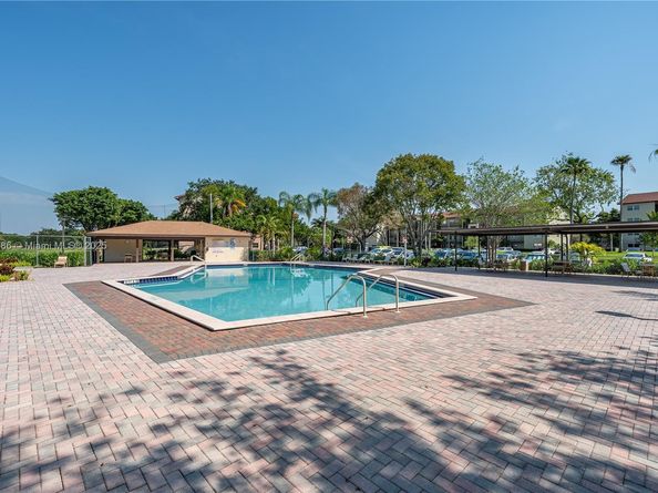 12500 SW 6th St 307N, Pembroke Pines FL 33027