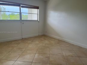 950 Hillcrest Dr 302, Hollywood FL 33021